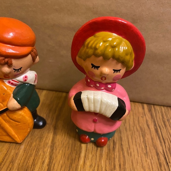 Vintage Small Boy With Cello And Girl With Accordion Ceramic Caroler Figurines. - Picture 2 of 6